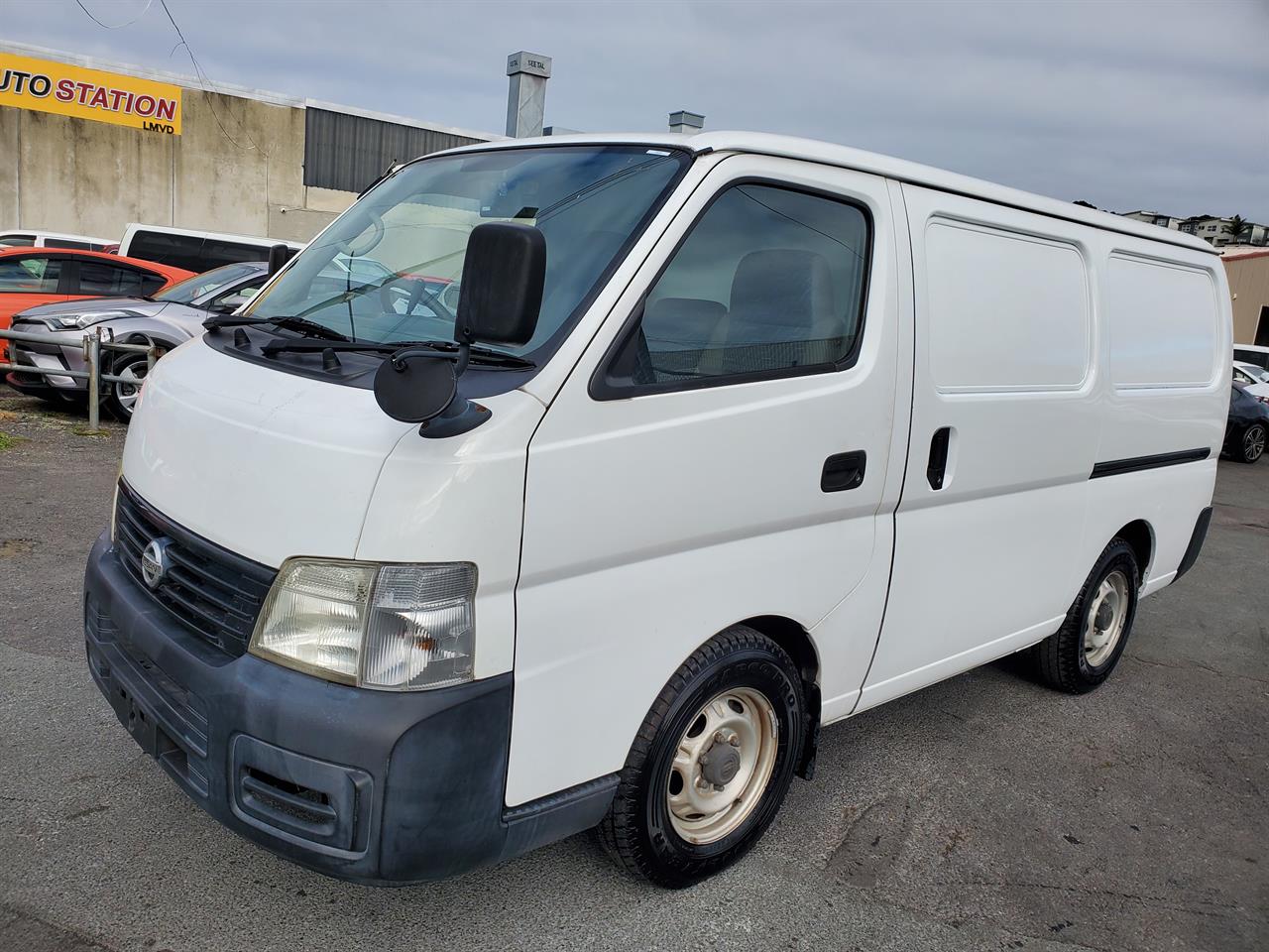 2004 Nissan Caravan thumbnail