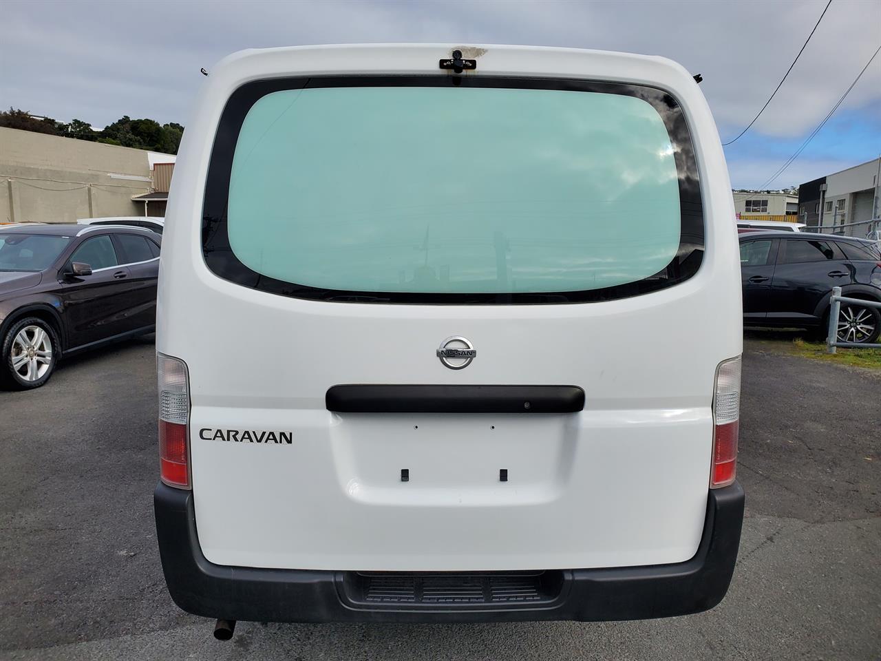 2004 Nissan Caravan thumbnail