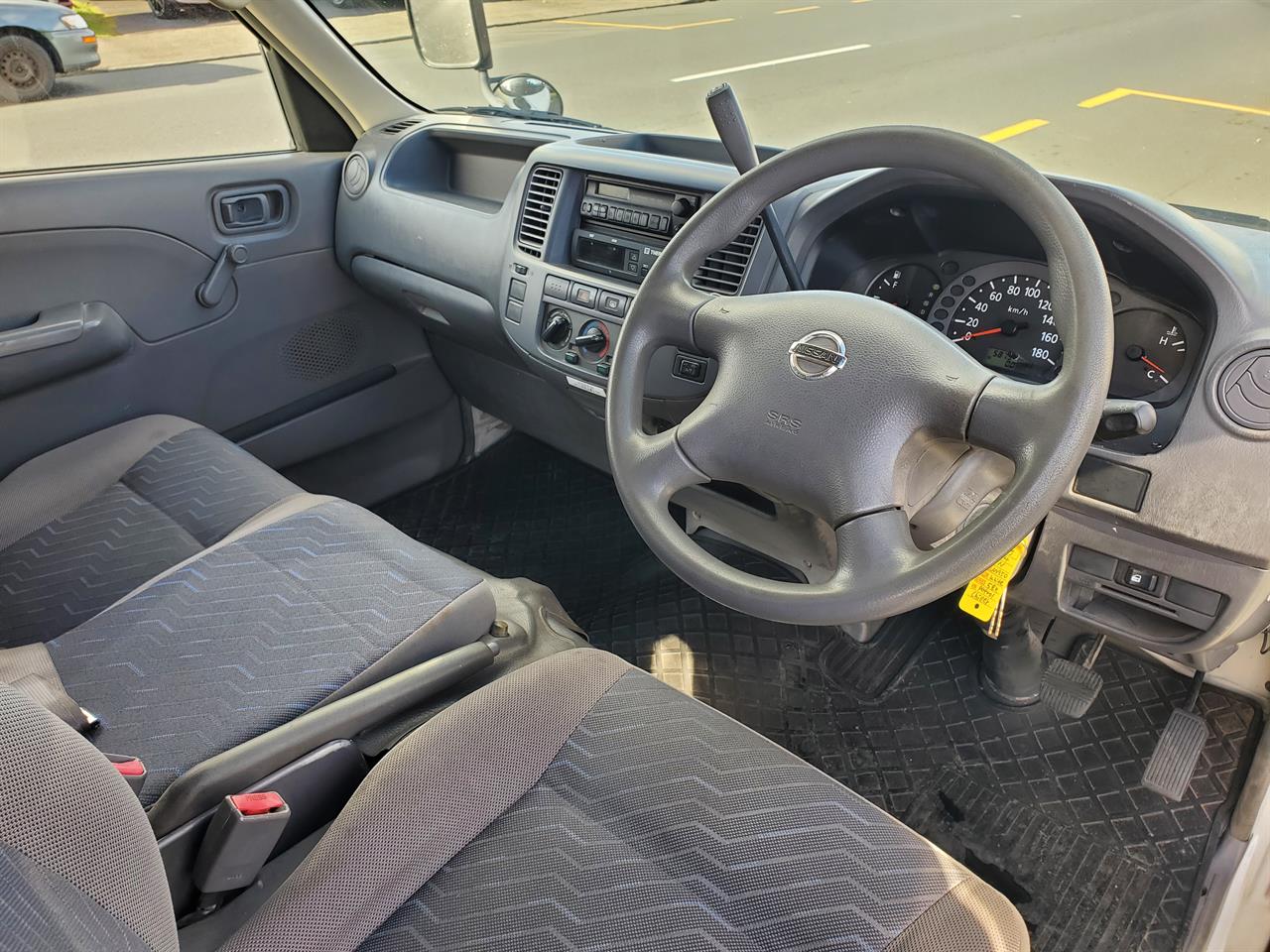 2004 Nissan Caravan thumbnail