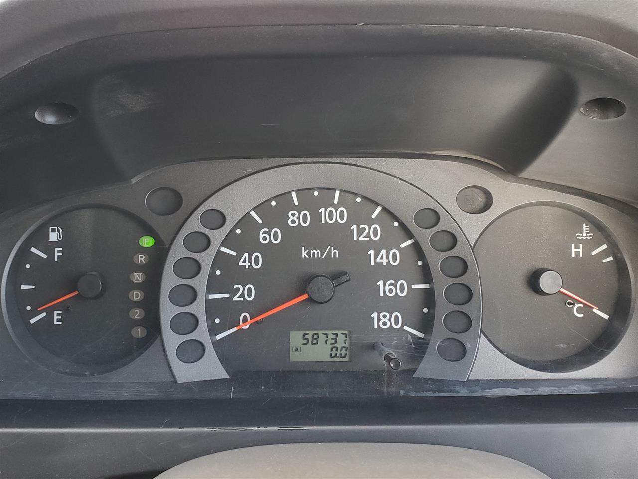 2004 Nissan Caravan thumbnail