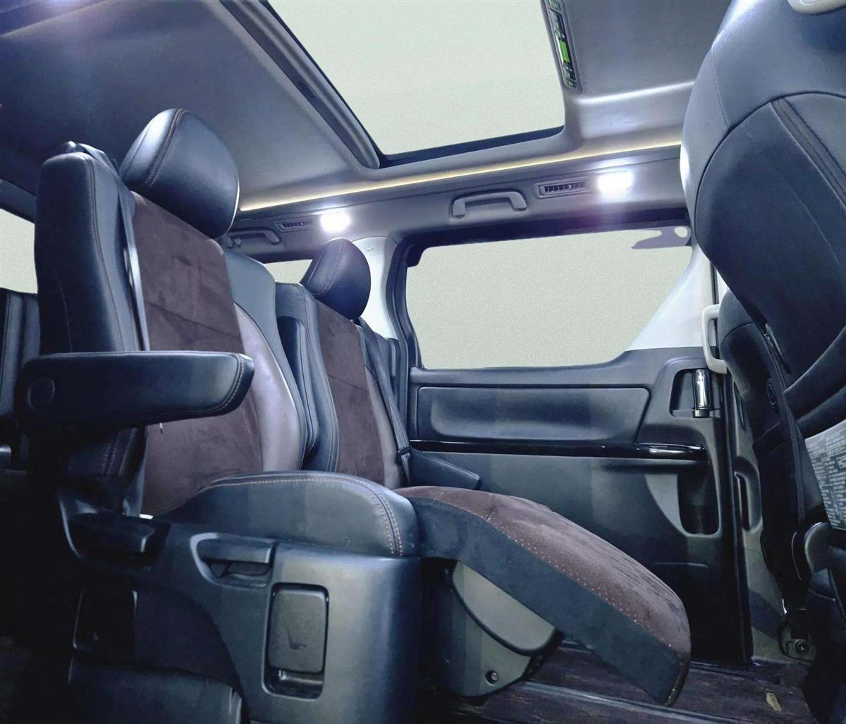 2013 Toyota Alphard thumbnail