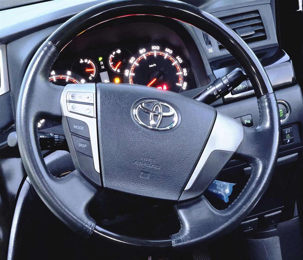 2013 Toyota Alphard thumbnail