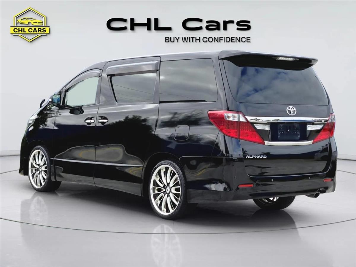 2013 Toyota Alphard thumbnail
