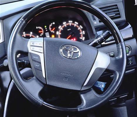 2013 Toyota Alphard thumbnail