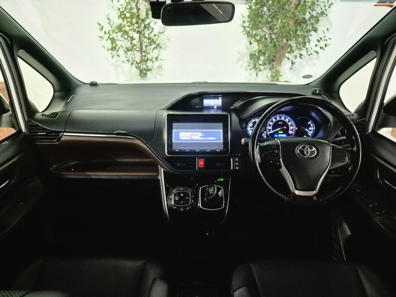 2015 Toyota Voxy thumbnail