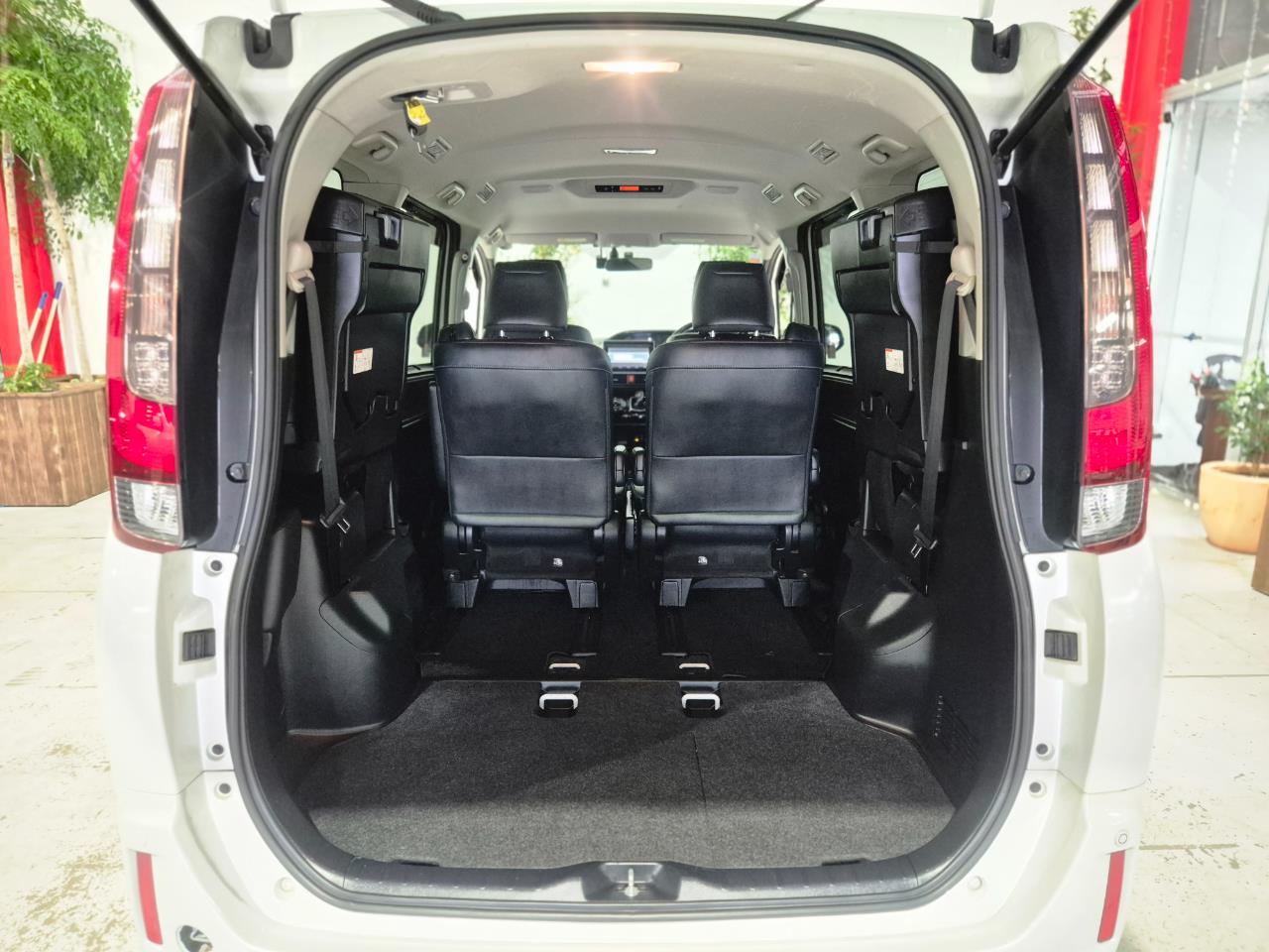 2015 Toyota Voxy thumbnail