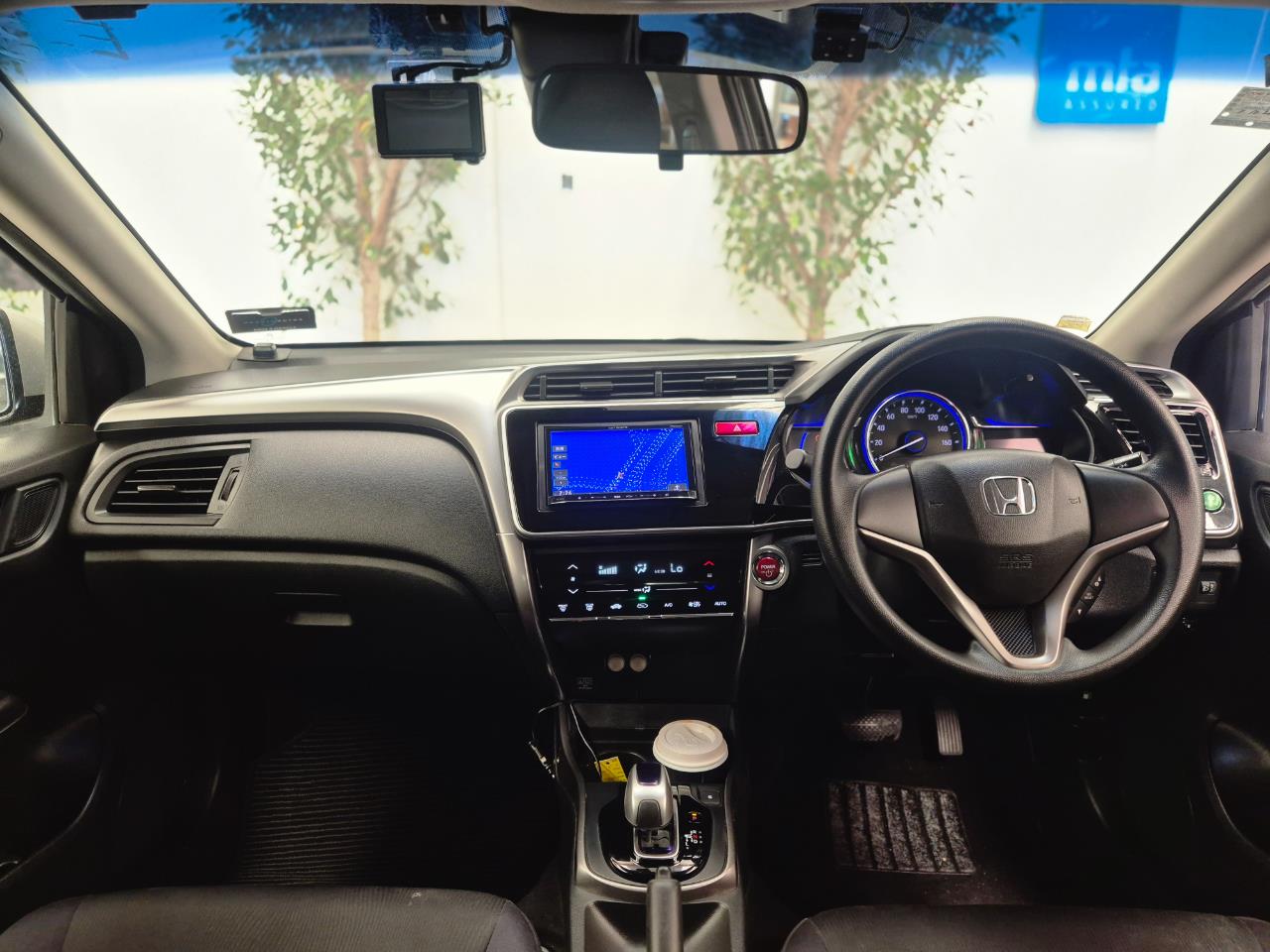 2015 Honda Grace thumbnail