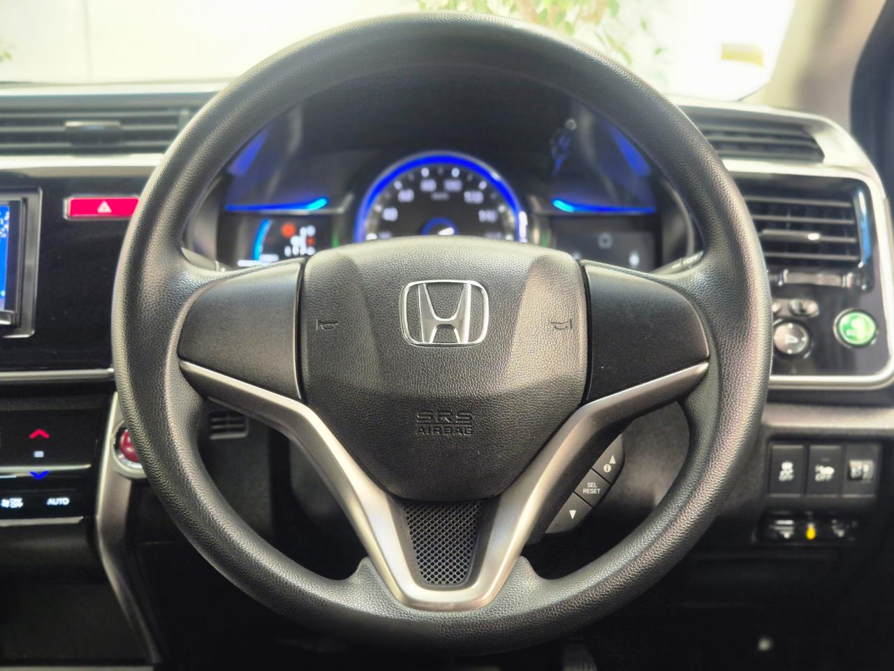 2015 Honda Grace thumbnail