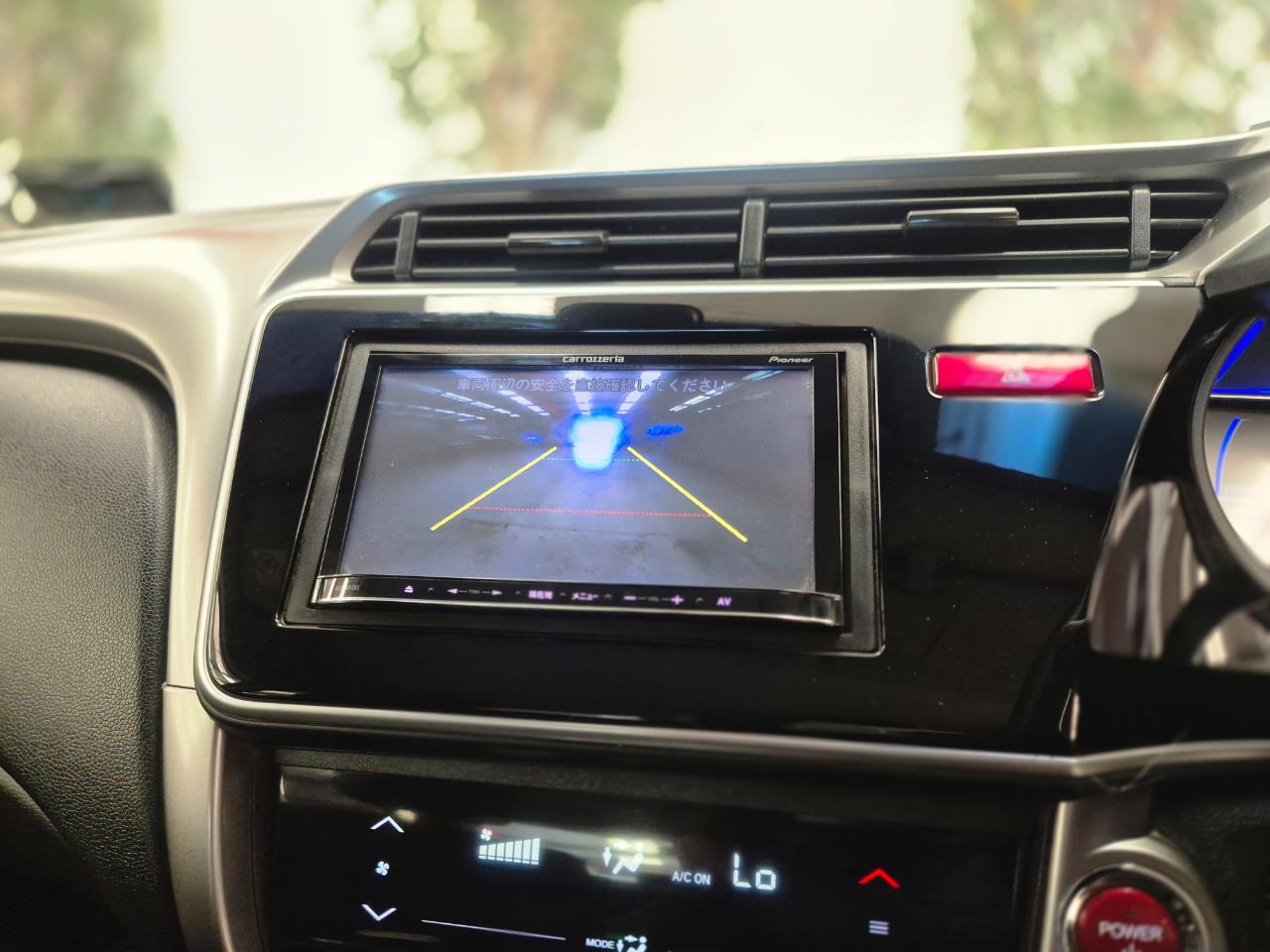 2015 Honda Grace thumbnail