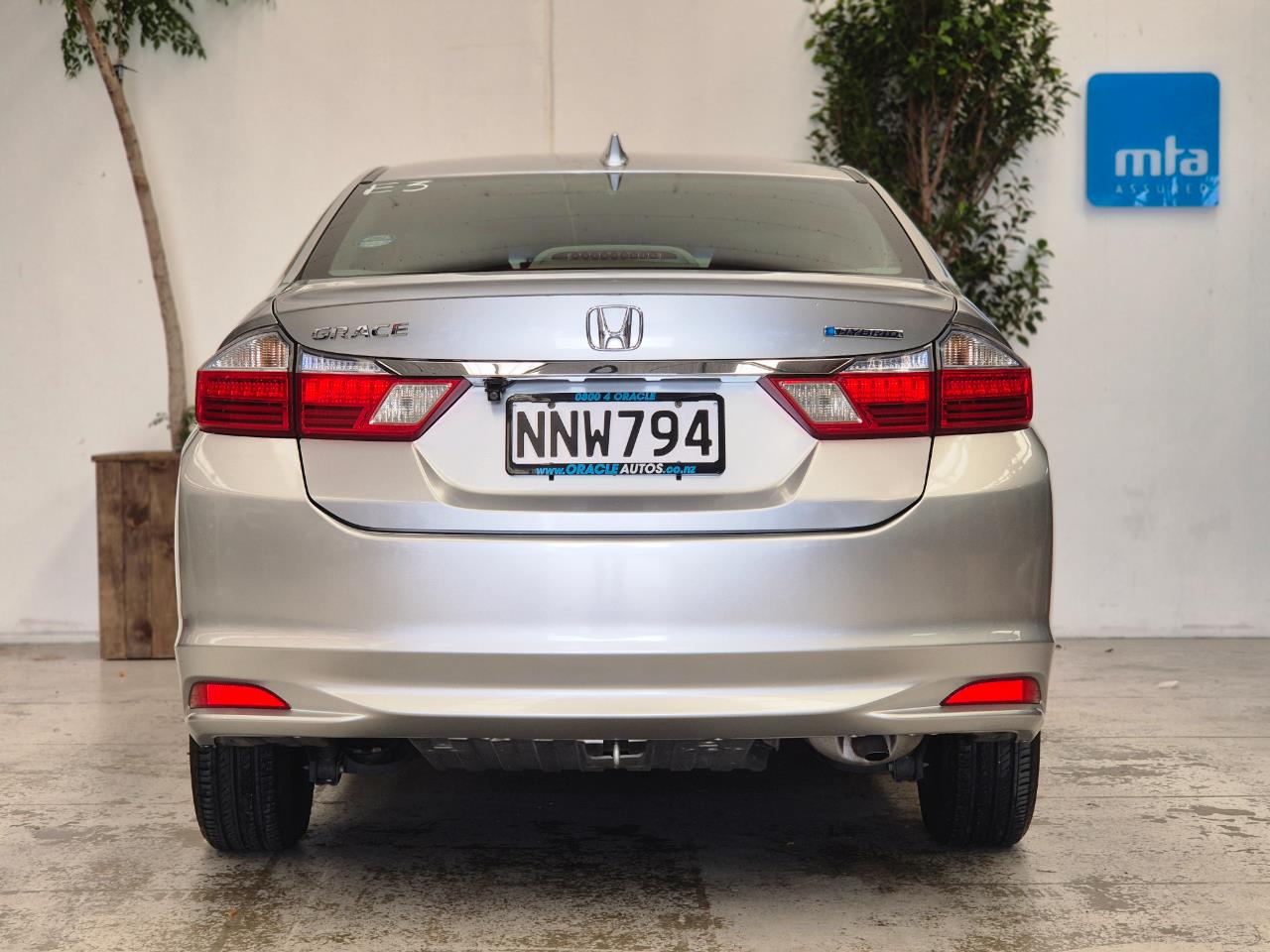 2015 Honda Grace thumbnail