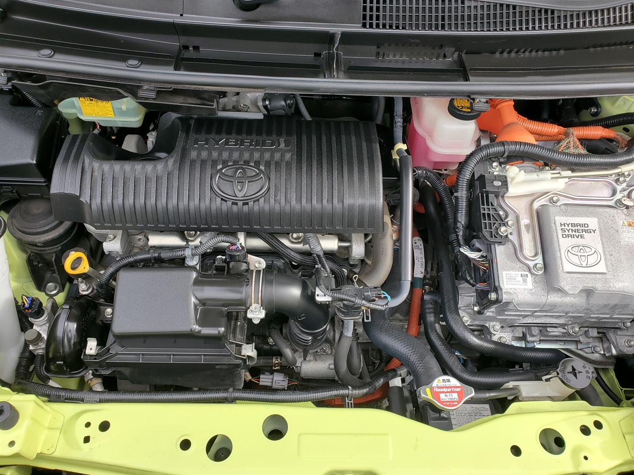 2015 Toyota Sienta thumbnail