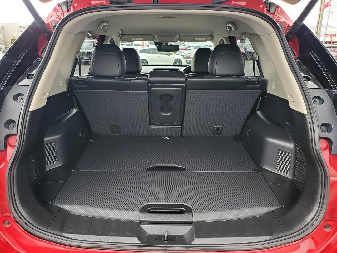 2017 Nissan X-Trail thumbnail