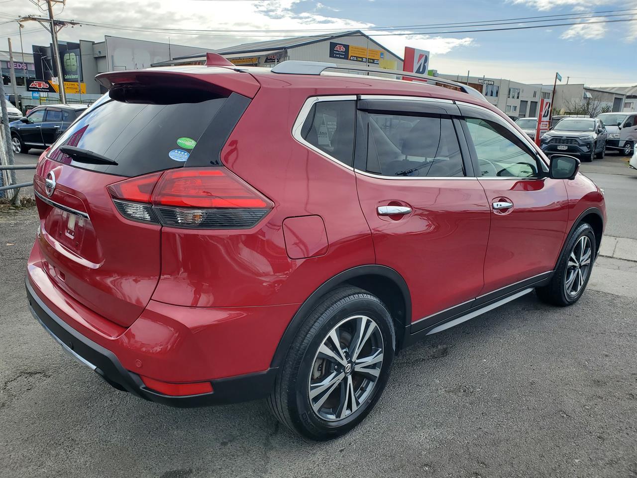 2017 Nissan X-Trail thumbnail