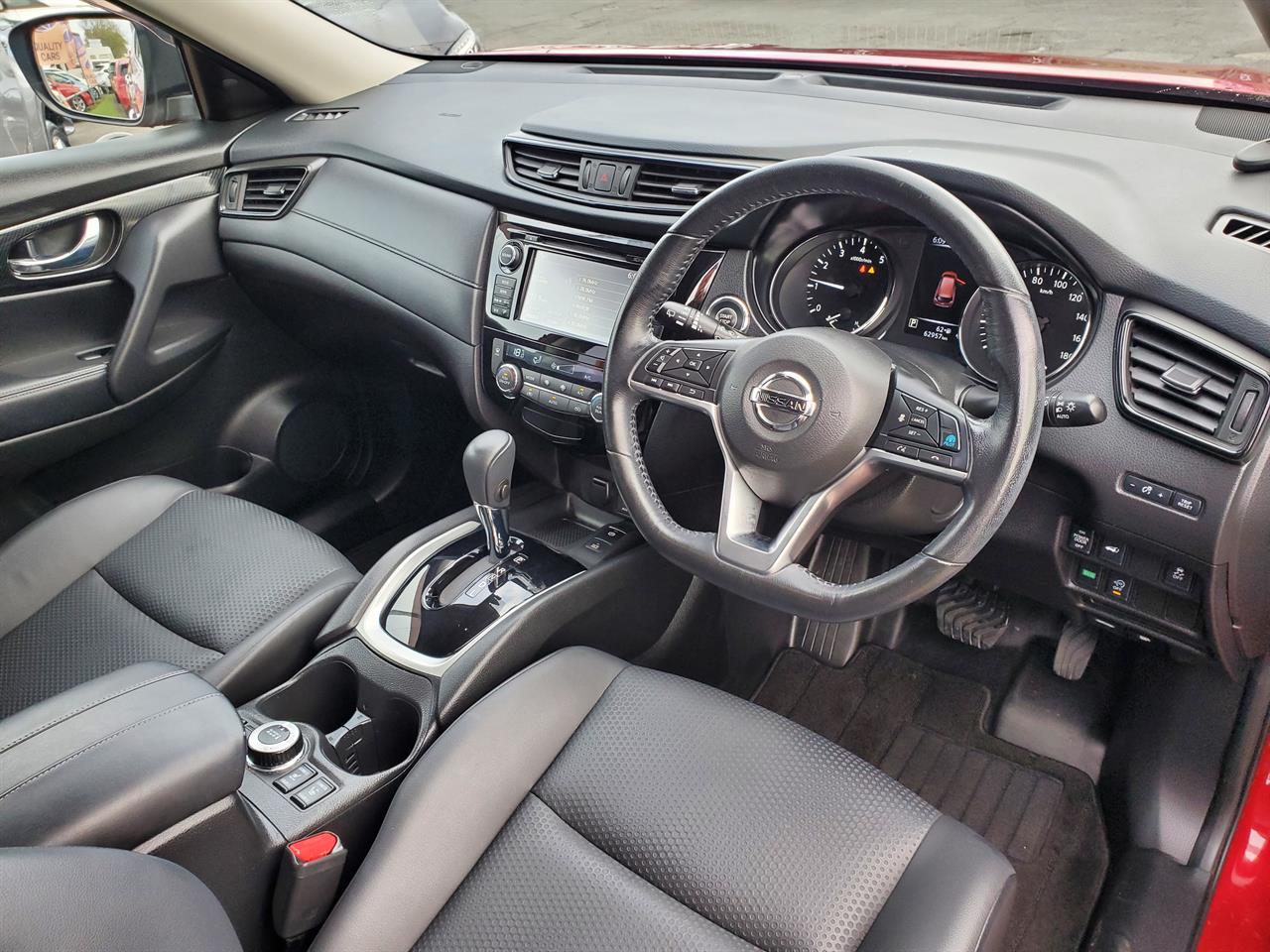 2017 Nissan X-Trail thumbnail
