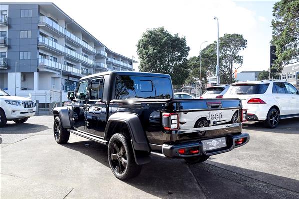 2022 Jeep Gladiator thumbnail