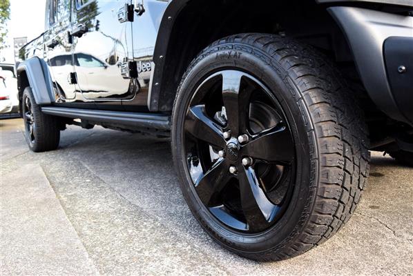 2022 Jeep Gladiator thumbnail