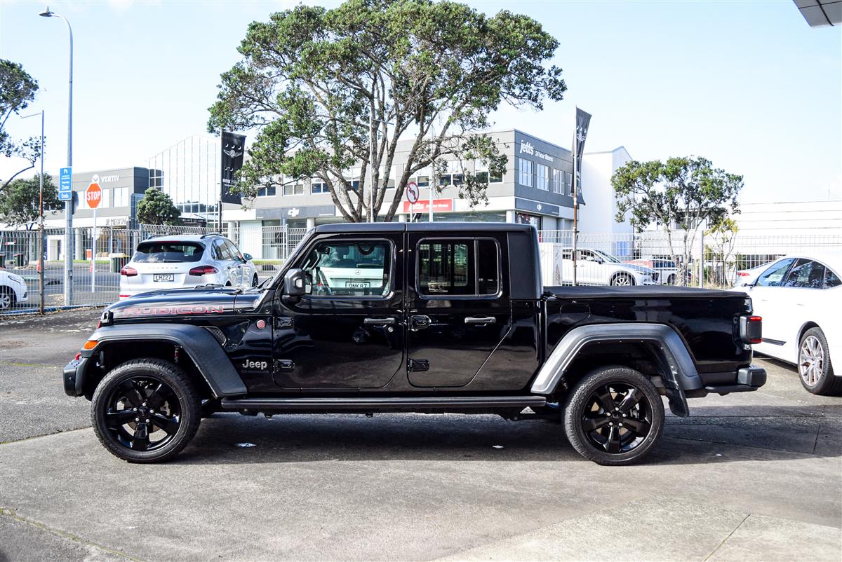2022 Jeep Gladiator thumbnail
