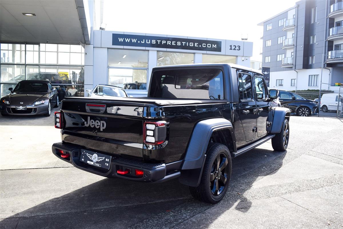 2022 Jeep Gladiator thumbnail