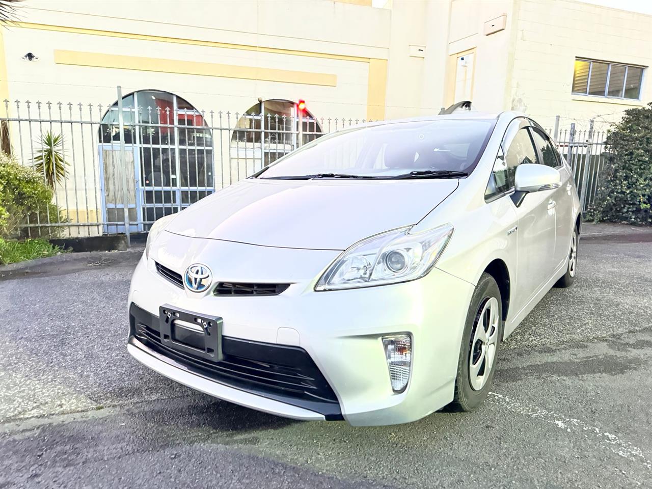 2015 Toyota Prius thumbnail