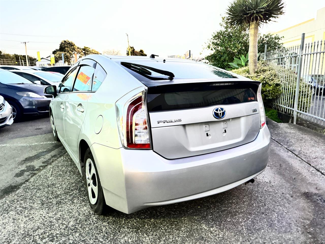 2015 Toyota Prius thumbnail