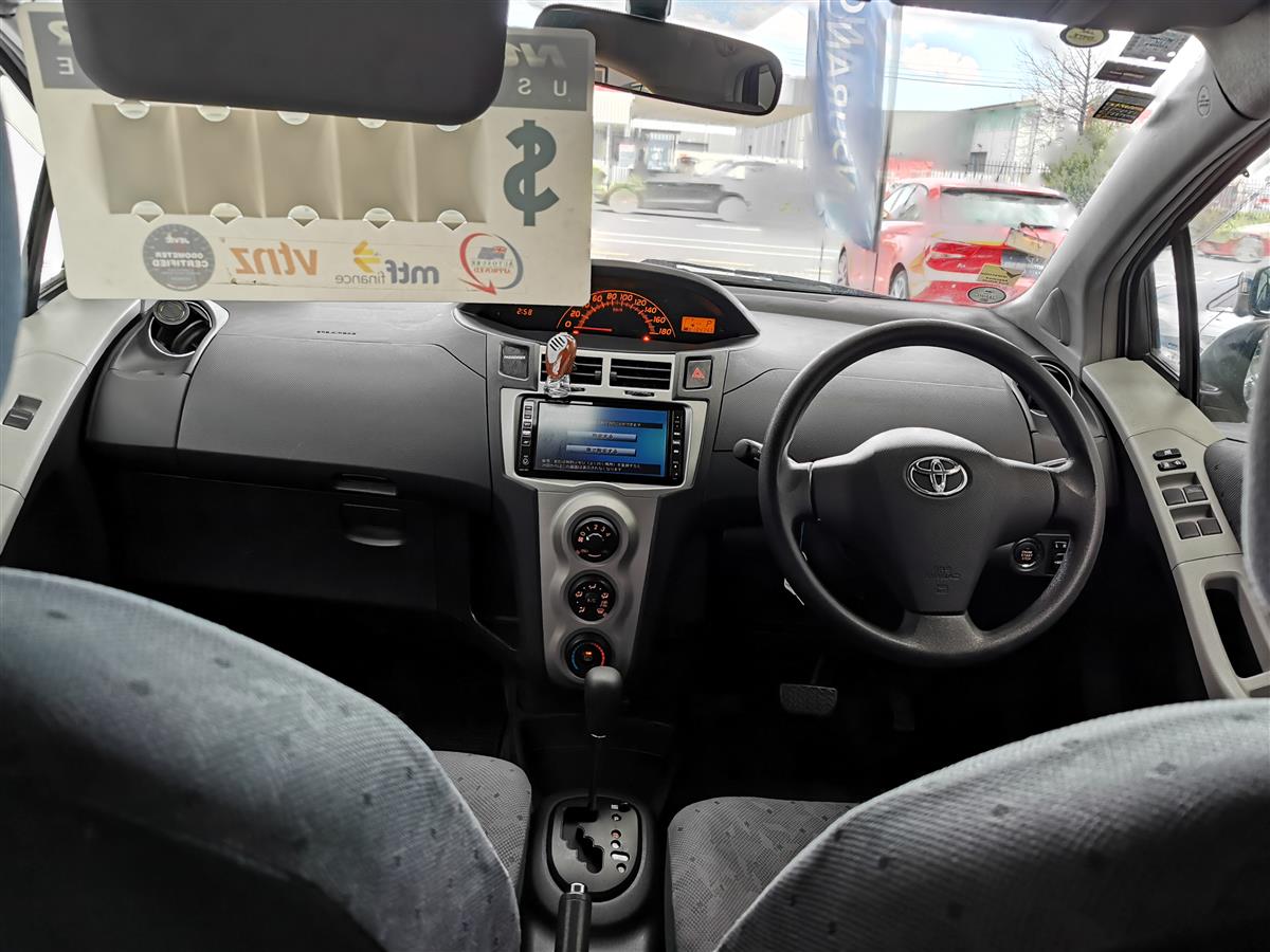 2008 Toyota Vitz thumbnail