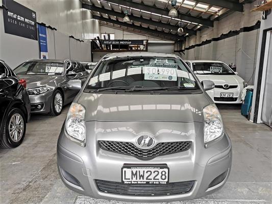 2008 Toyota Vitz thumbnail