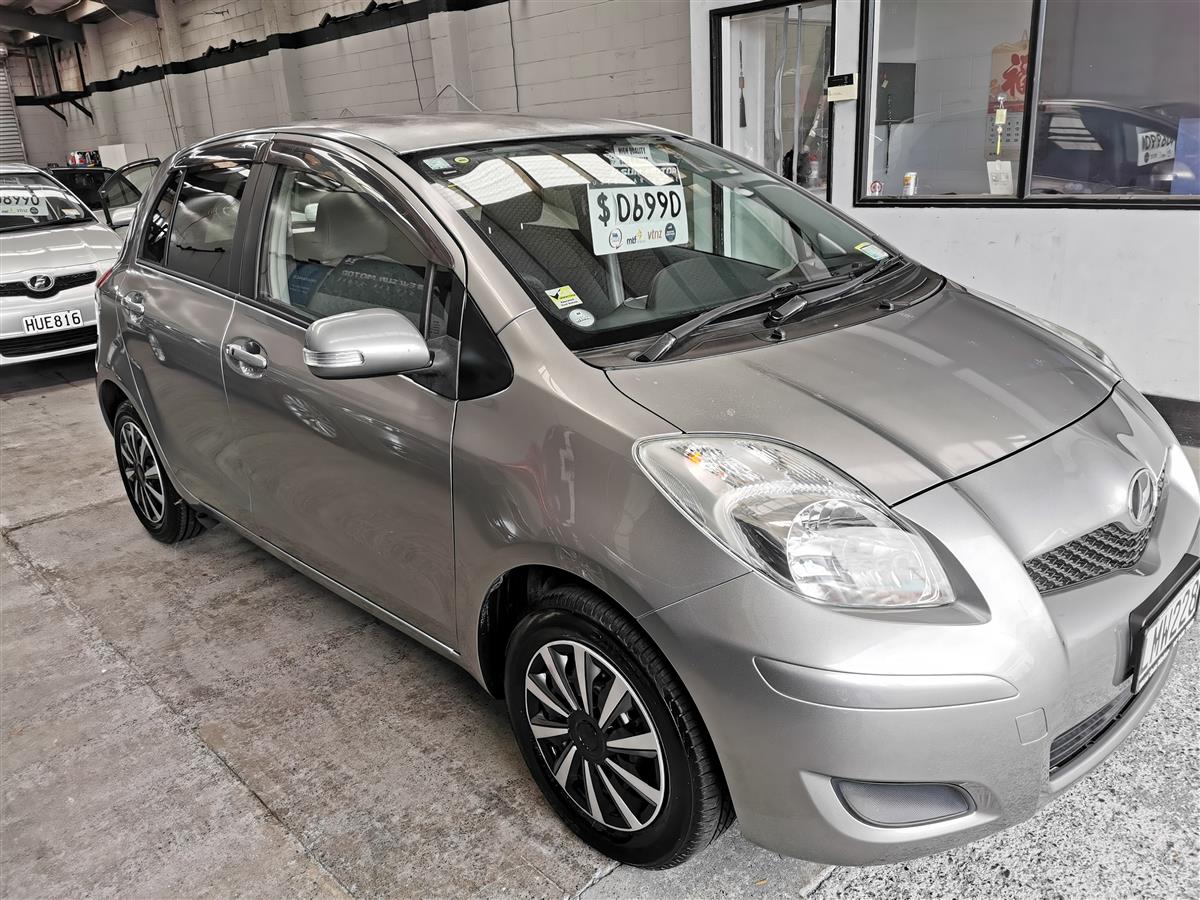 2008 Toyota Vitz thumbnail
