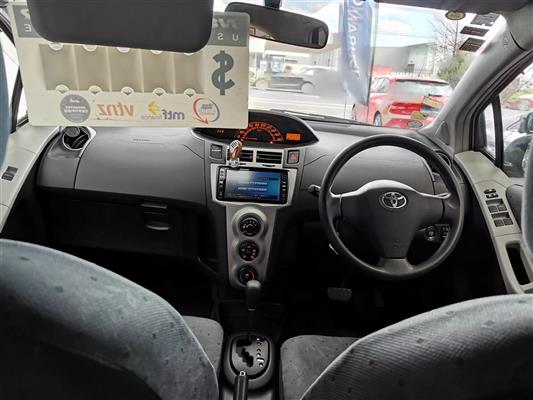 2008 Toyota Vitz thumbnail