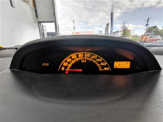 2008 Toyota Vitz thumbnail