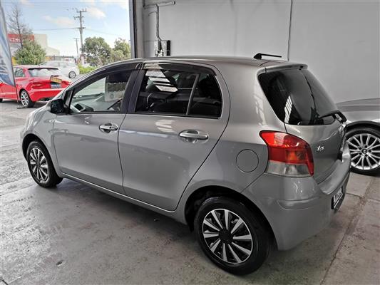 2008 Toyota Vitz thumbnail