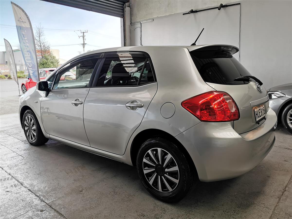 2008 Toyota Auris thumbnail