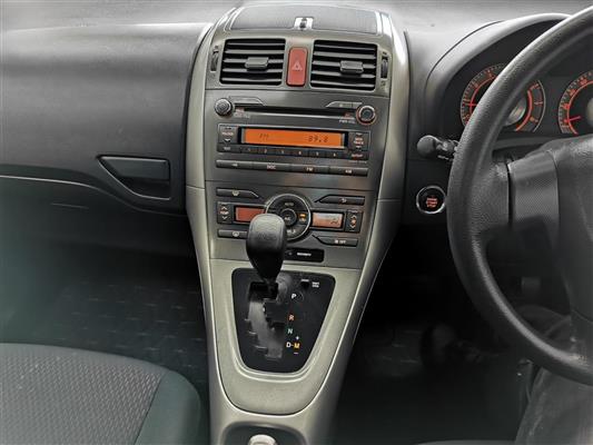 2008 Toyota Auris thumbnail