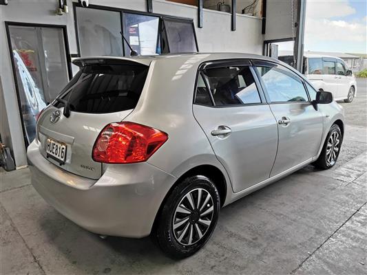 2008 Toyota Auris thumbnail
