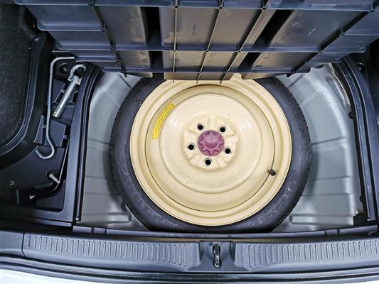 2008 Toyota Auris thumbnail