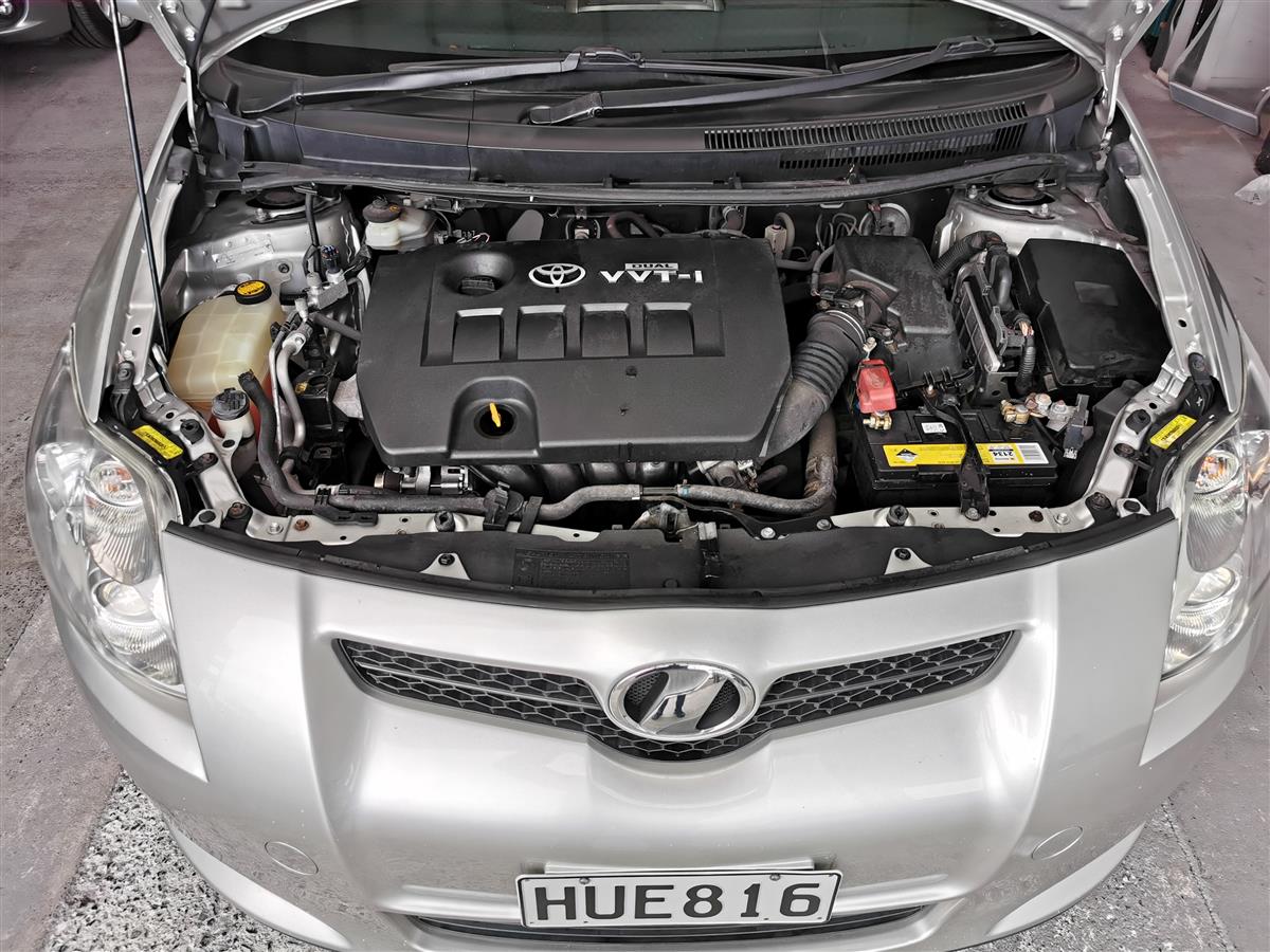 2008 Toyota Auris thumbnail