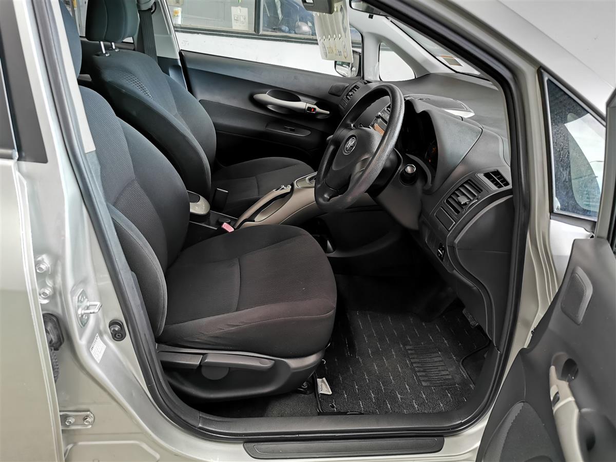 2008 Toyota Auris thumbnail