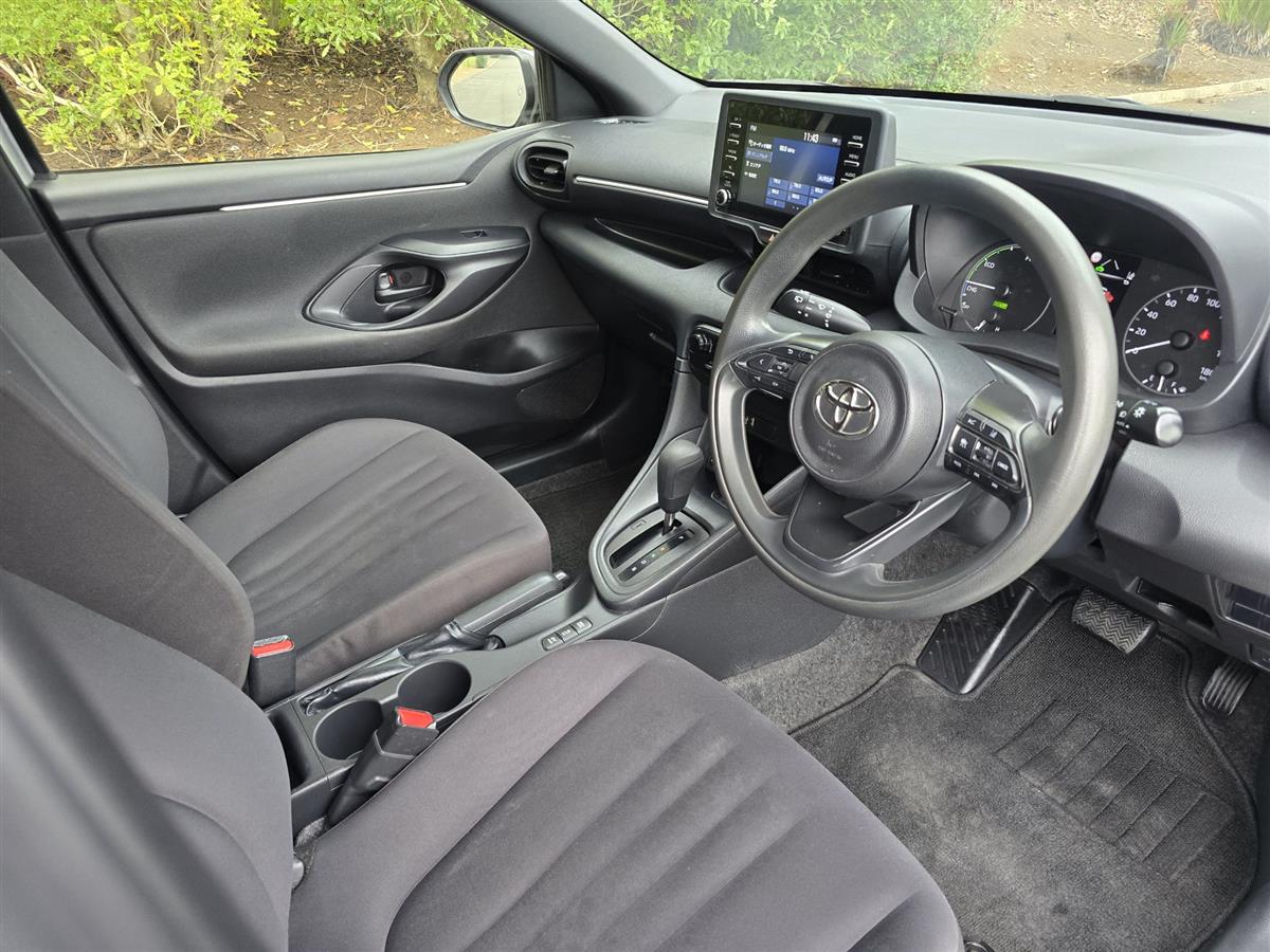 2021 Toyota Yaris thumbnail