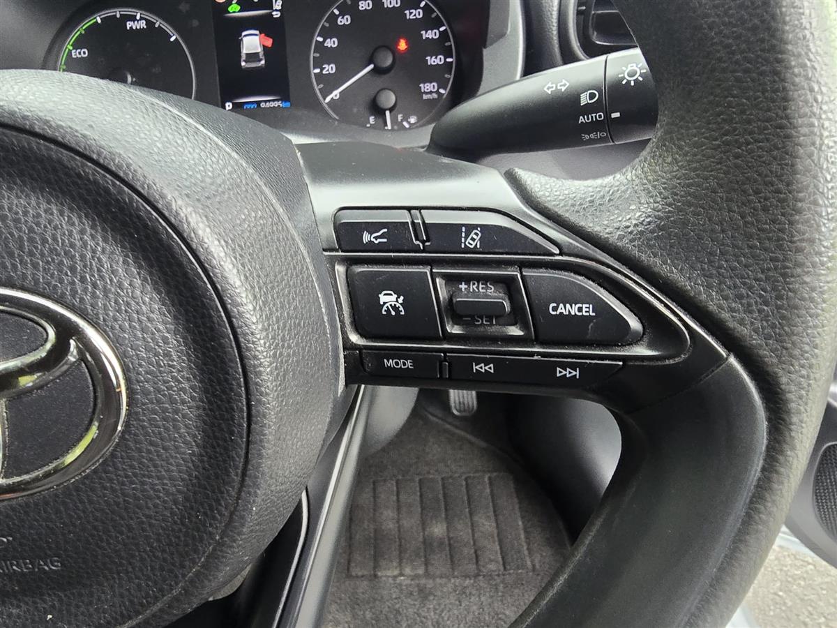 2021 Toyota Yaris thumbnail