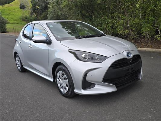 2021 Toyota Yaris thumbnail
