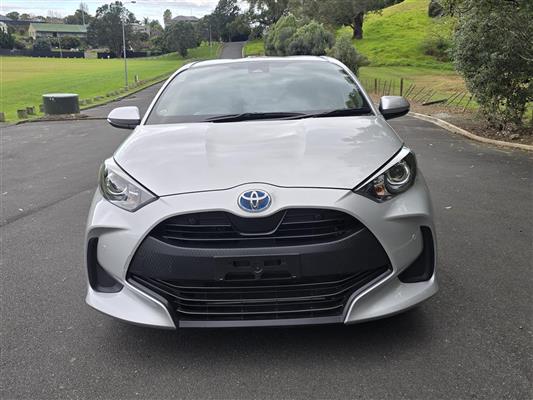 2021 Toyota Yaris thumbnail