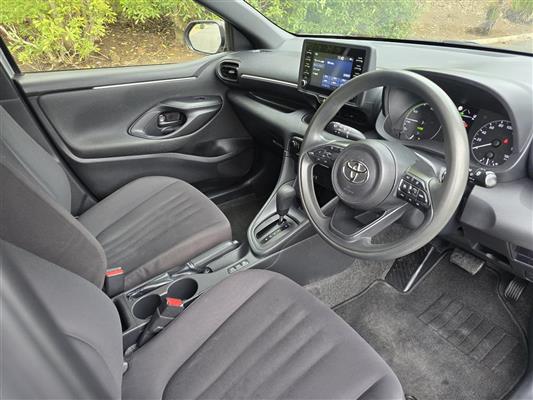 2021 Toyota Yaris thumbnail