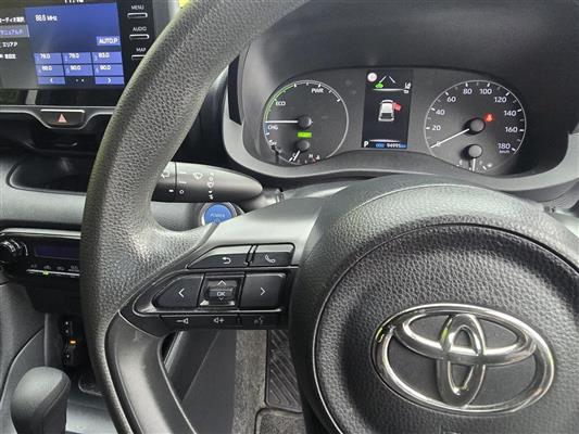 2021 Toyota Yaris thumbnail