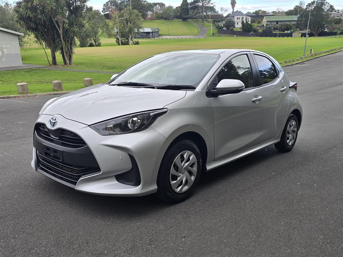 2021 Toyota Yaris thumbnail