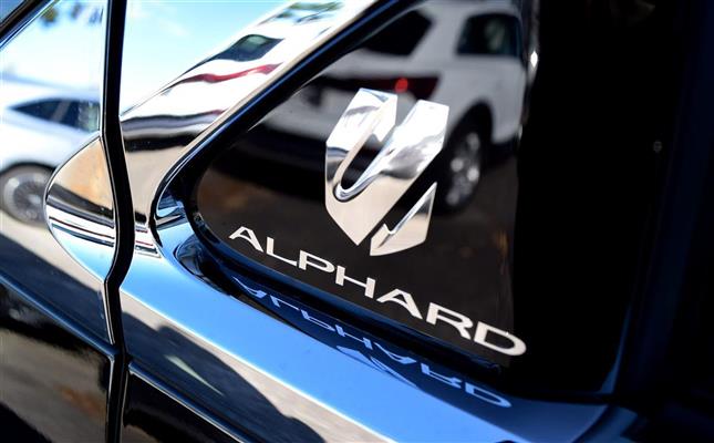 2024 Toyota Alphard thumbnail