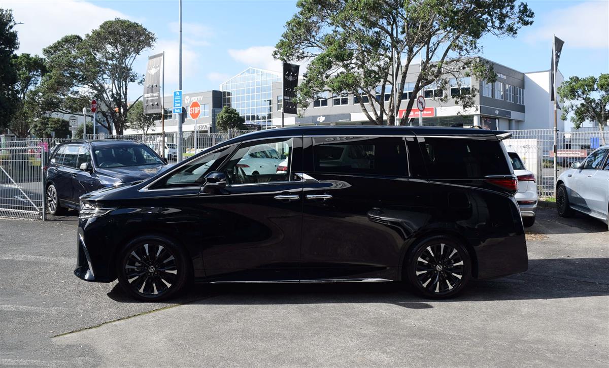 2024 Toyota Alphard thumbnail