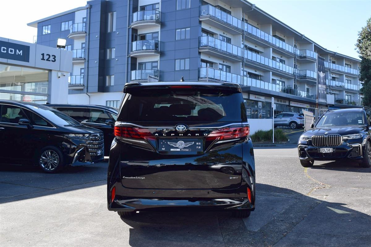 2024 Toyota Alphard thumbnail
