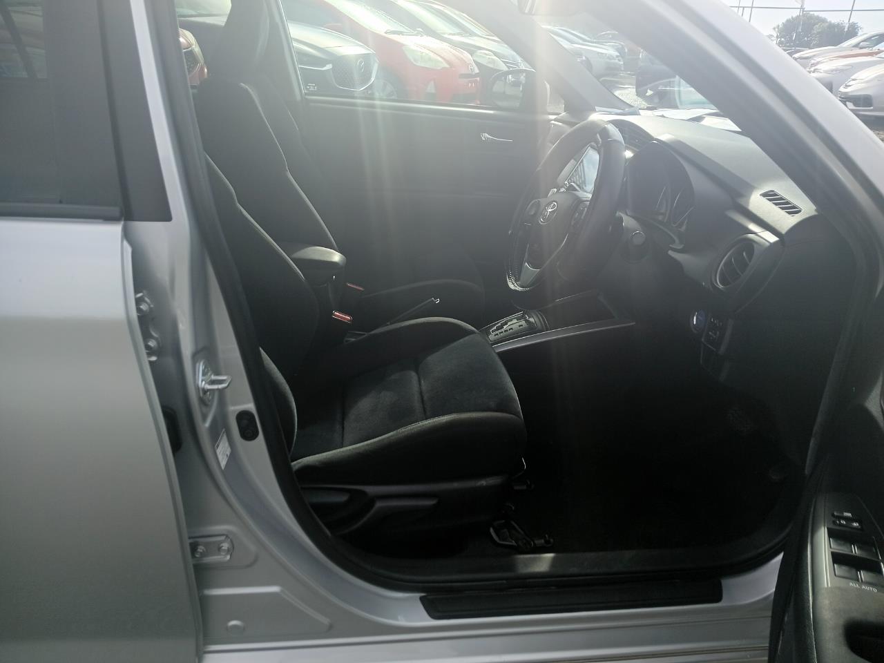 2014 Toyota Corolla thumbnail