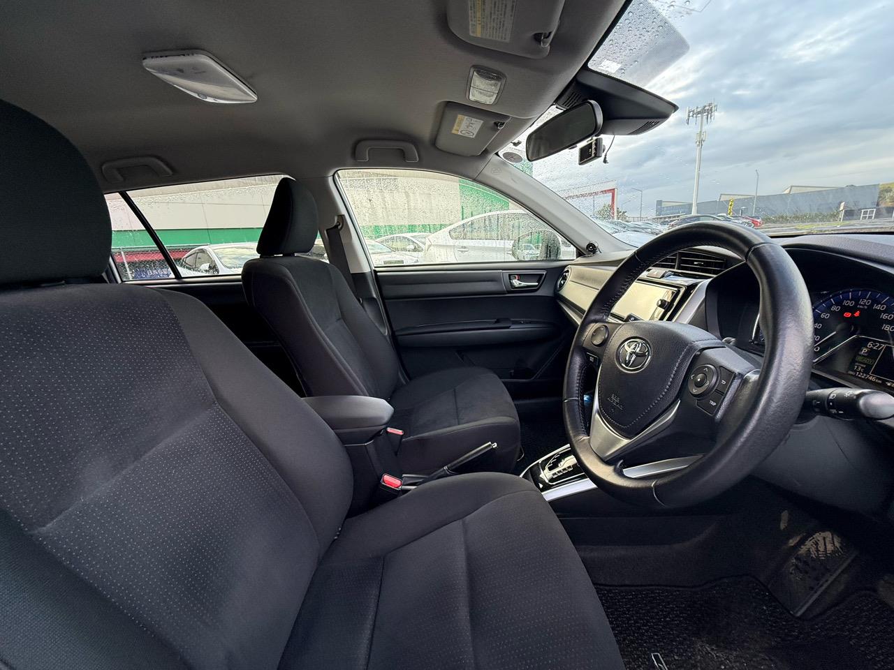 2016 Toyota Corolla thumbnail