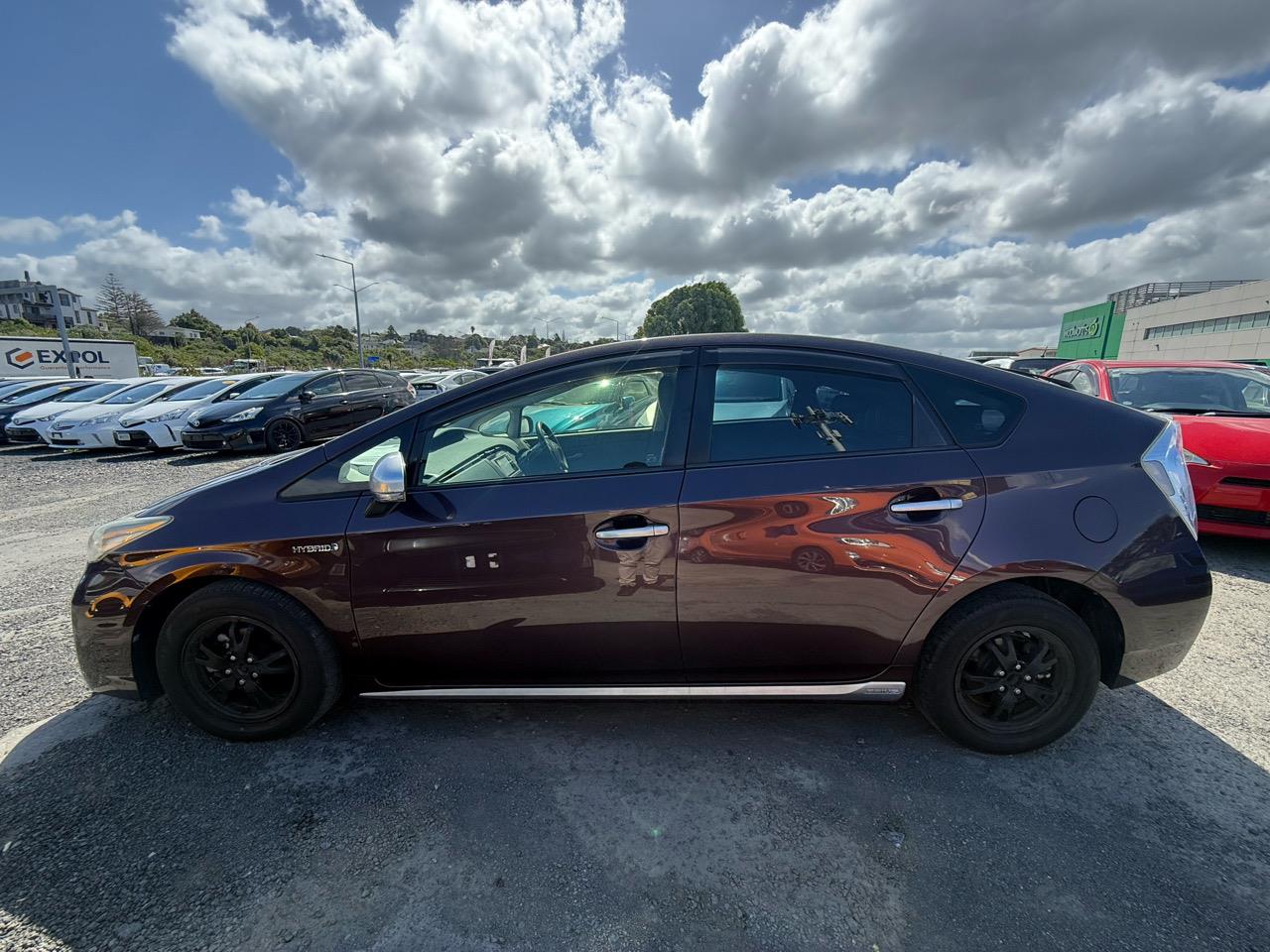 2013 Toyota Prius thumbnail