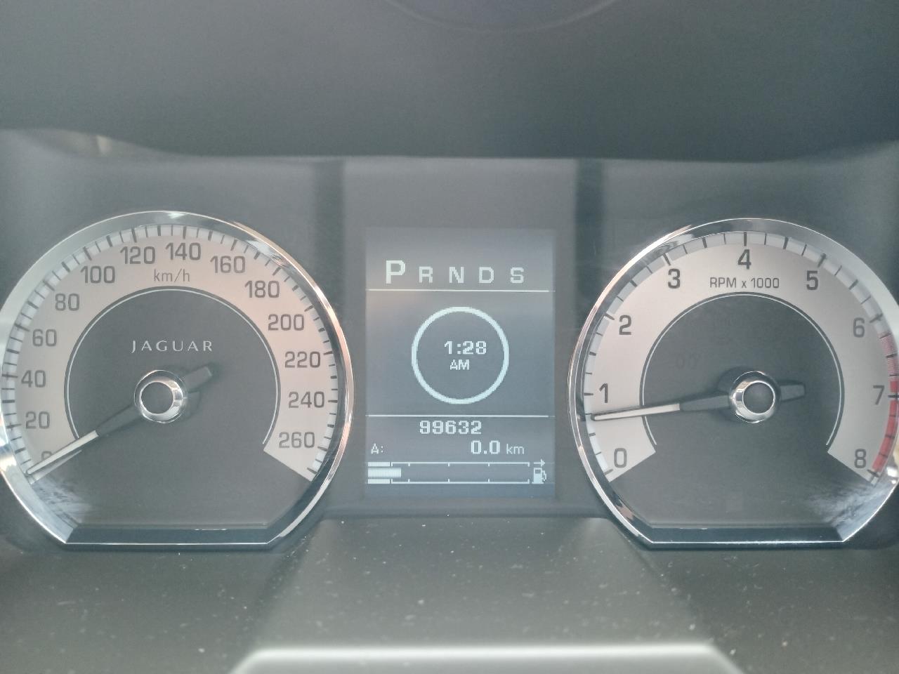 2010 Jaguar XF thumbnail